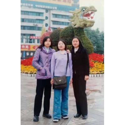 杨丽英,卢莉,蒋曼玲